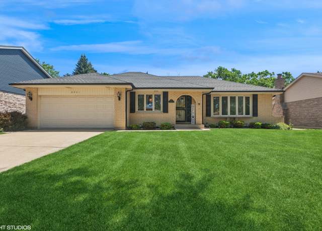 Property at 8261 Meadowwood Ave, Woodridge, IL 60517, 3 beds, 2 baths