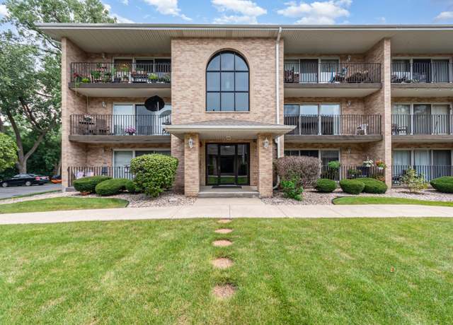 Property at 10238 Southwest Hwy Unit 2C, Chicago Ridge, IL 60415, 2 beds, 2 baths