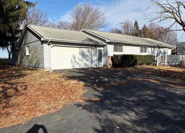 Property at 3006 Meridian Dr, Champaign, IL 61822, 3 beds, 2 baths