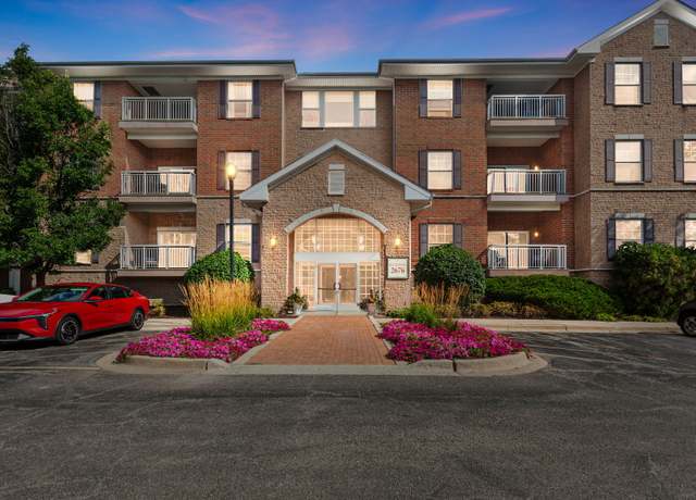 Property at 2676 Stone Cir #207, Geneva, IL 60134, 2 beds, 2 baths