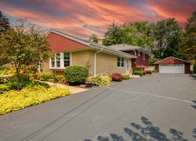 Property at 53 N Main St, Glen Ellyn, IL 60137, 3 beds, 2.5 baths