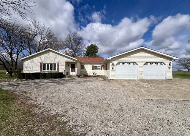 Property at 20038 N County Road 2350e, Oakland, IL 61943, 3 beds, 1 bath