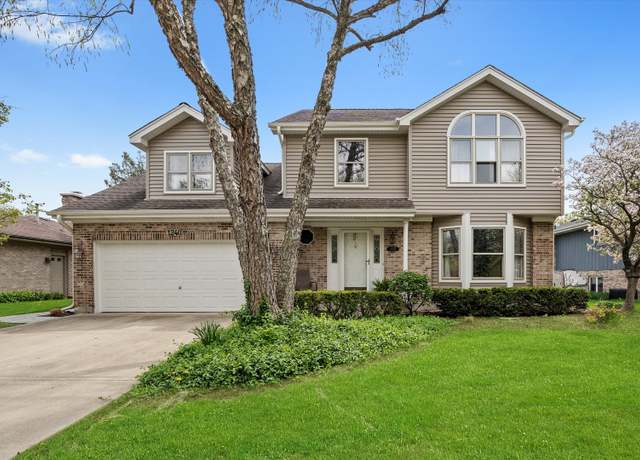 Property at 1240 Country Ln, Lemont, IL 60439, 4 beds, 2.5 baths