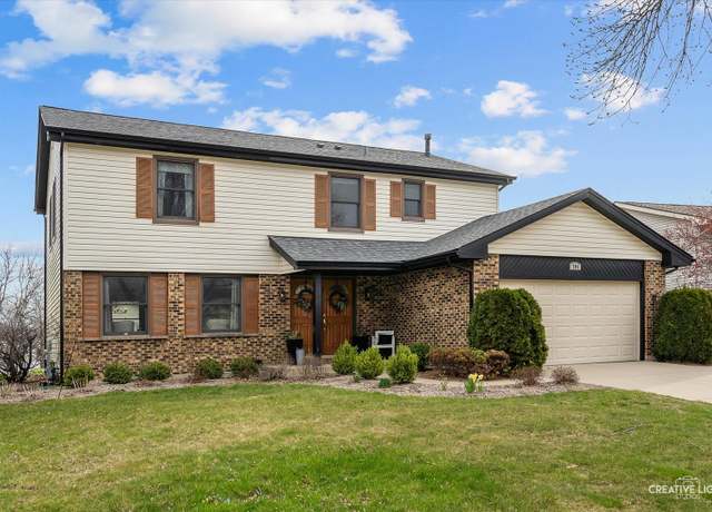Property at 704 Thames Dr, Schaumburg, IL 60193, 4 beds, 2.5 baths