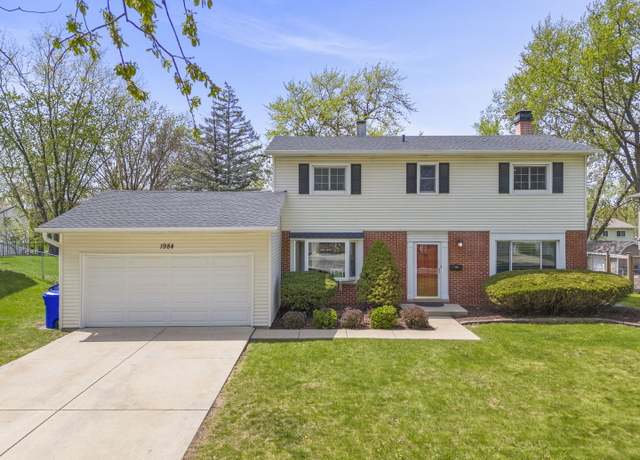Property at 1984 Nottingham Ln, Wheaton, IL 60189, 4 beds, 2.5 baths