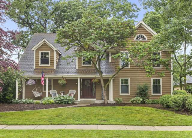 Property at 1310 Yorkshire Woods Ct, Wheaton, IL 60189, 4 beds, 3.5 baths