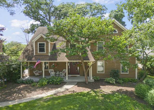 Property at 1310 Yorkshire Woods Ct, Wheaton, IL 60189, 4 beds, 3.5 baths