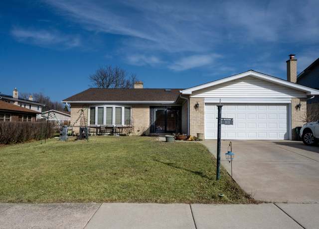 Property at 1101 S Church Rd, Mount Prospect, IL 60056, 3 beds, 2.5 baths