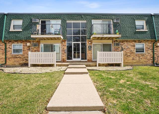 Property at 10045 S Walnut Ter Unit 31-307, Palos Hills, IL 60465, 2 beds, 1 bath