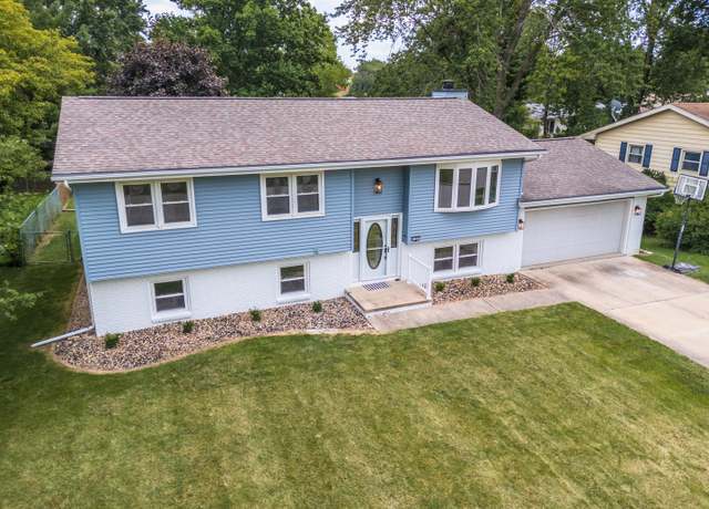 Property at 108 Sandra Ln, Normal, IL 61761, 5 beds, 2.5 baths
