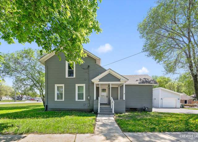 Property at 104 W Somonauk St, Yorkville, IL 60560, 4 beds, 2.5 baths