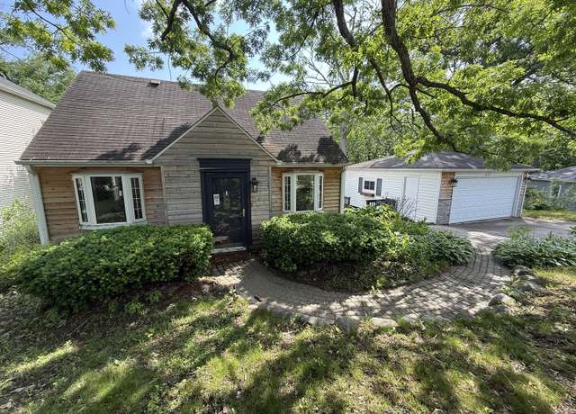 Property at 21317 W Shady Ln, Lake Zurich, IL 60047, 2 beds, 1.5 baths