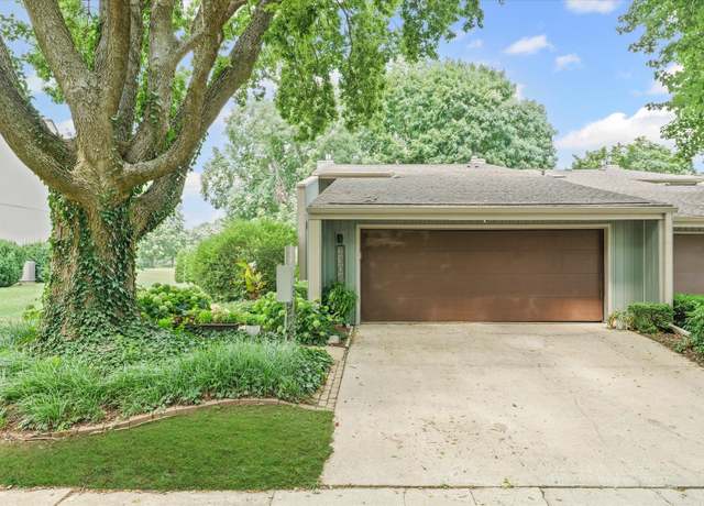 Property at 2306 Briar Hill Dr, Champaign, IL 61822, 2 beds, 2.5 baths