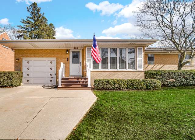 Property at 203 S Waterman Ave, Arlington Heights, IL 60004, 3 beds, 2 baths