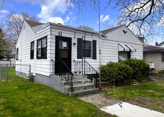 Property at 3107 Gladstone Ave, Rockford, IL 61101, 2 beds, 1 bath