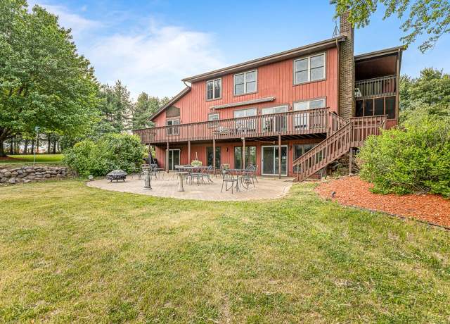 Property at 9104 E Weber Rd, Ridott, IL 61067, 4 beds, 3.5 baths