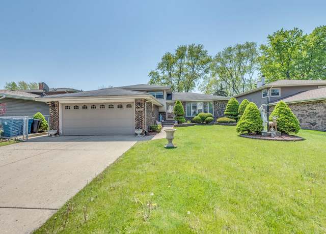 Property at 1825 W Sherry Ln, Addison, IL 60101, 3 beds, 2.5 baths