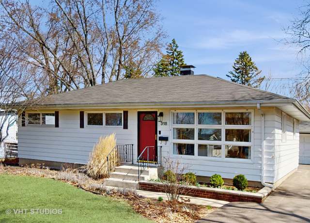 Property at 318 S 13th St, St. Charles, IL 60174, 4 beds, 2.5 baths