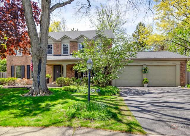Property at 2951 Canterbury Dr, Northbrook, IL 60062, 4 beds, 2.5 baths