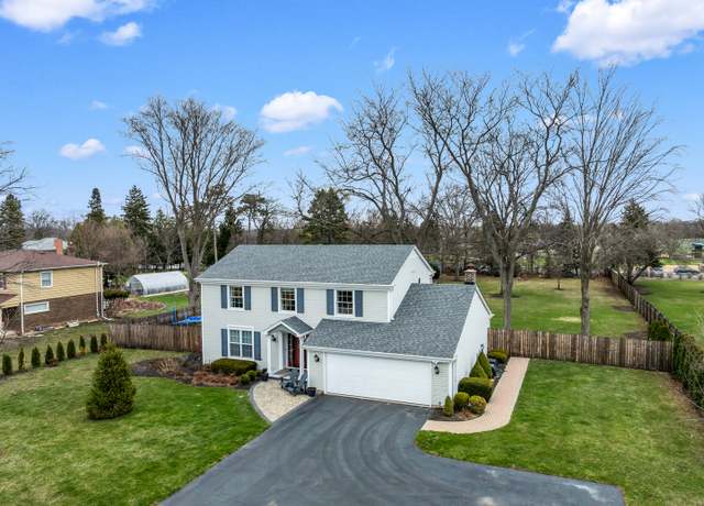 Property at 23401 N Apple Hill Ln, Lincolnshire, IL 60069, 4 beds, 2.5 baths