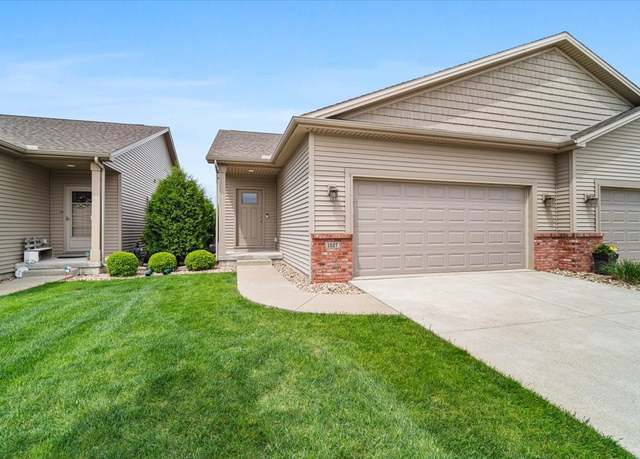 Property at 1927 Glenbridge Rd, Bloomington, IL 61704, 2 beds, 2.5 baths
