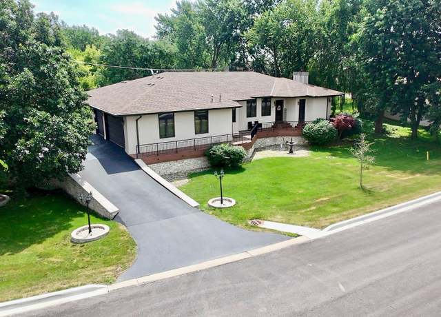 Property at 1S701 Eisenhower Rd, Oakbrook Terrace, IL 60181, 4 beds, 3.5 baths