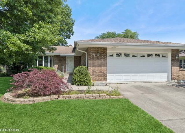 Property at 7769 Danbury Dr, Darien, IL 60561, 3 beds, 2.5 baths