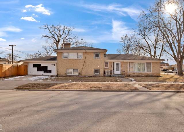 Property at 4255 Birchwood Ave, Skokie, IL 60076, 3 beds, 2.5 baths