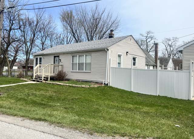 Property at 14701 E Riverside Dr, South Holland, IL 60473, 3 beds, 2 baths