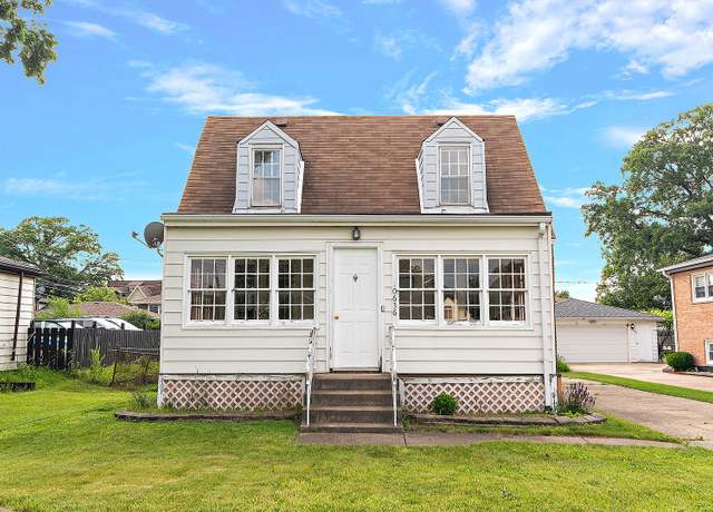 Property at 10636 S 83rd Ave, Palos Hills, IL 60465, 2 beds, 2 baths