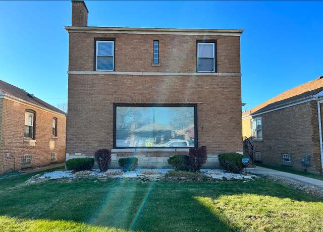 Property at 10346 S King Dr, Chicago, IL 60628, 3 beds, 2.5 baths