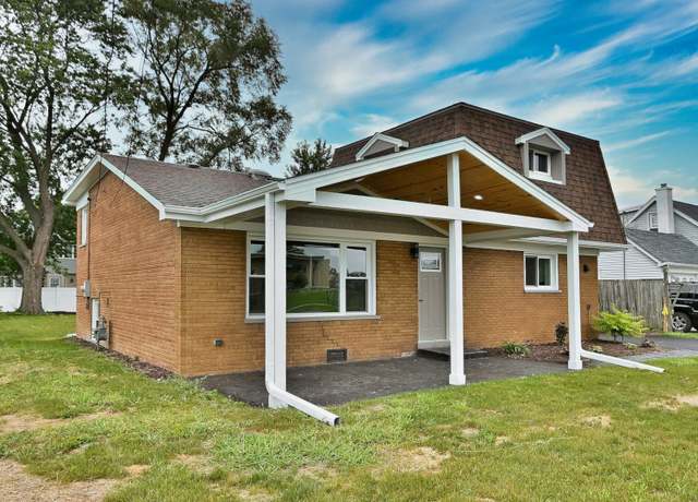 Property at 8218 Linder Ave, Burbank, IL 60459, 4 beds, 3 baths