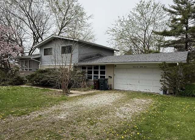 Property at 2233 Heathercliff Dr, Libertyville, IL 60048, 3 beds, 2 baths