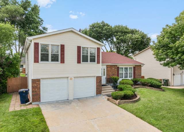 Property at 1766 President St, Glendale Heights, IL 60139, 4 beds, 2.5 baths