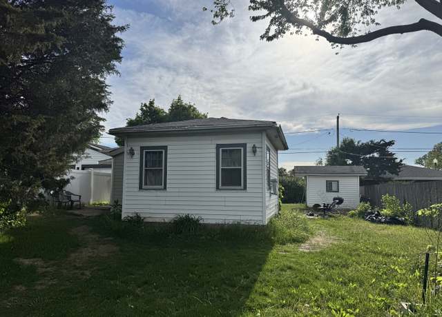 Property at 1617 Dearborn St, Crest Hill, IL 60403, 2 beds, 1 bath