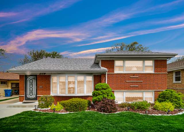 Property at 4816 Oak Center Dr, Oak Lawn, IL 60453, 3 beds, 1.5 baths