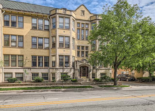 Property at 1038 Washington Blvd #1, Oak Park, IL 60302, 2 beds, 1 bath