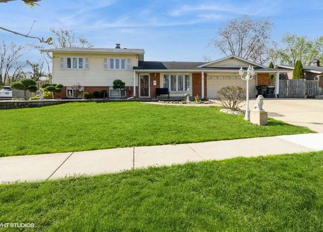 Property at 565 Flagstaff Ln, Hoffman Estates, IL 60169, 4 beds, 2 baths