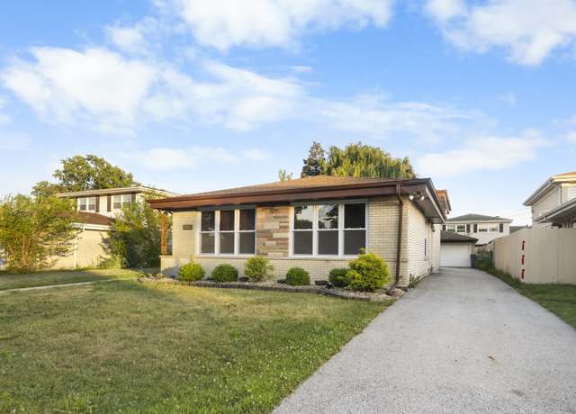 Property at 4837 W 107th St, Oak Lawn, IL 60453, 4 beds, 2.5 baths