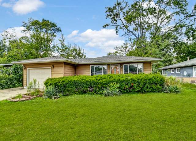 Property at 506 Wildwood Dr, Park Forest, IL 60466, 3 beds, 1.5 baths