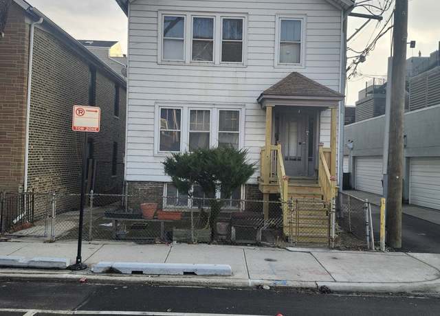 Property at 1711 W Augusta Blvd, Chicago, IL 60622, 4 beds, 2 baths