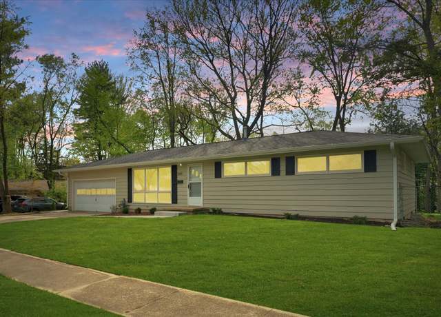 Property at 2011 Cureton Dr, Urbana, IL 61801, 3 beds, 2 baths
