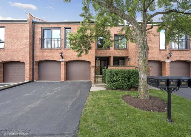 Property at 2S578 Patrick Henry Sq #578, Oak Brook, IL 60523, 2 beds, 2.5 baths