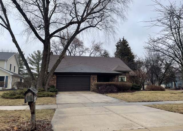 Property at 2400 Shasta Dr, Lisle, IL 60532, 4 beds, 2.5 baths