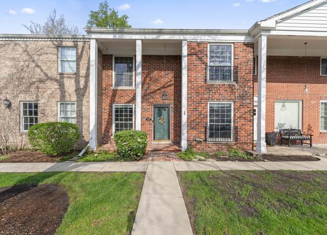 Property at 5731 Sutton Pl, Hinsdale, IL 60521, 3 beds, 3 baths