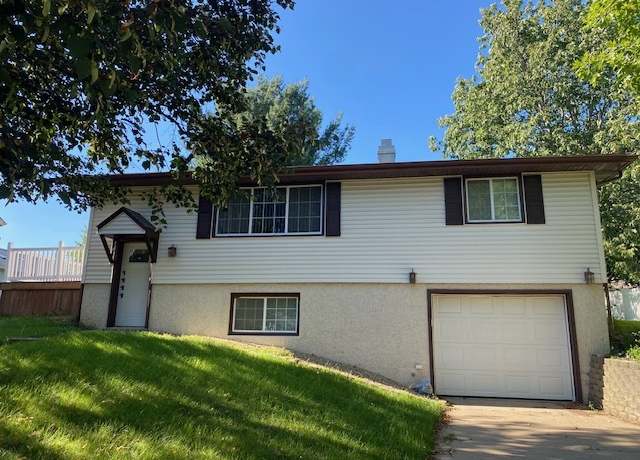 Property at 1111 N Jacqualine Ln, Princeton, IL 61356, 3 beds, 2 baths