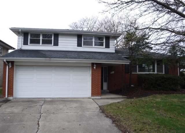 Property at 9204 Kedvale Ave, Oak Lawn, IL 60453, 3 beds, 1.5 baths