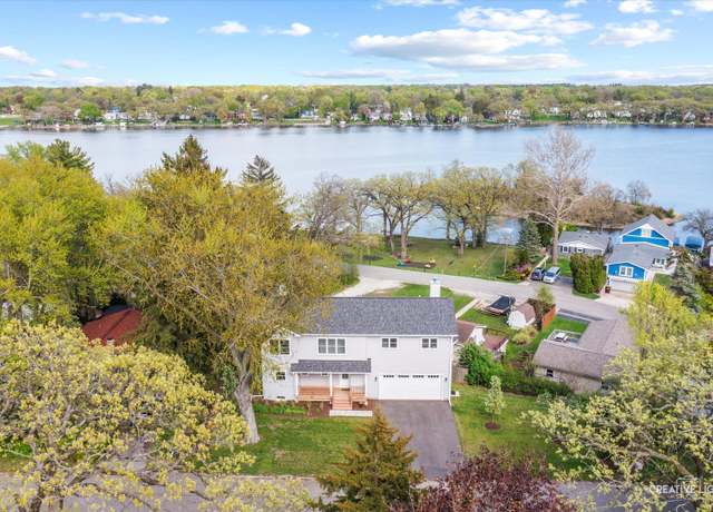 Property at 4520 W Shore Dr, Wonder Lake, IL 60097, 3 beds, 2.5 baths