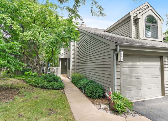 Property at 802 Golf Ln #994, Lake Barrington, IL 60010, 2 beds, 2.5 baths