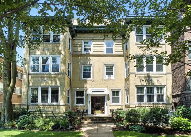 Property at 520 W Roscoe St Unit 2W, Chicago, IL 60657, 2 beds, 2 baths